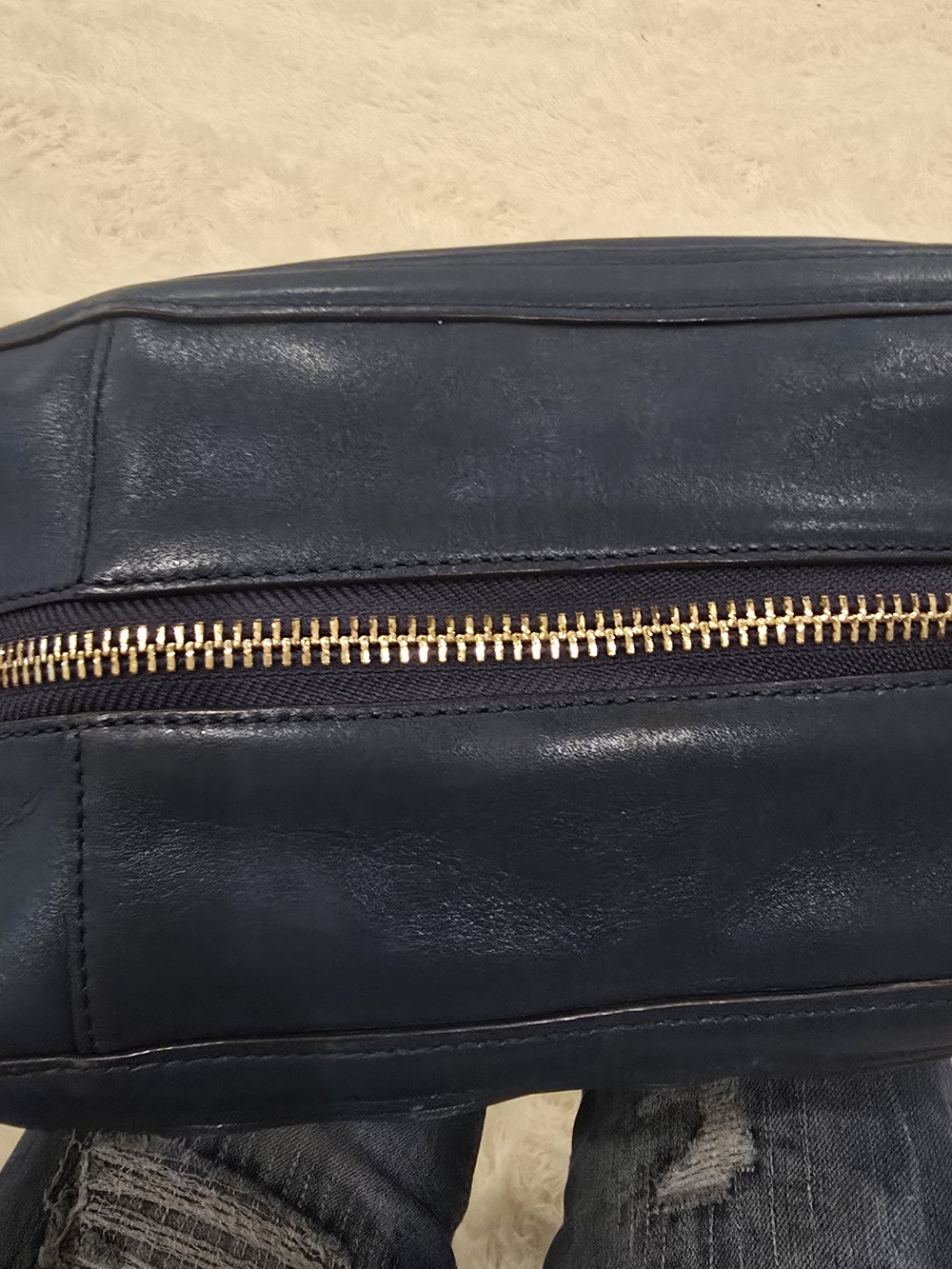 Tory Burch Navy Leather Tote with Gold Logo Snap - Picture 10 of 11